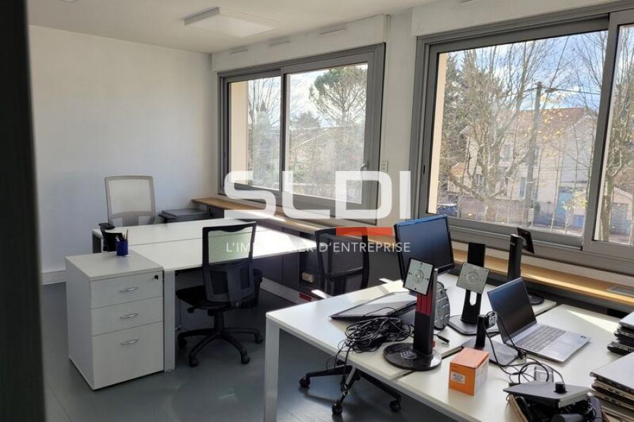 Bureaux A LOUER - TASSIN LA DEMI LUNE - 150 m²