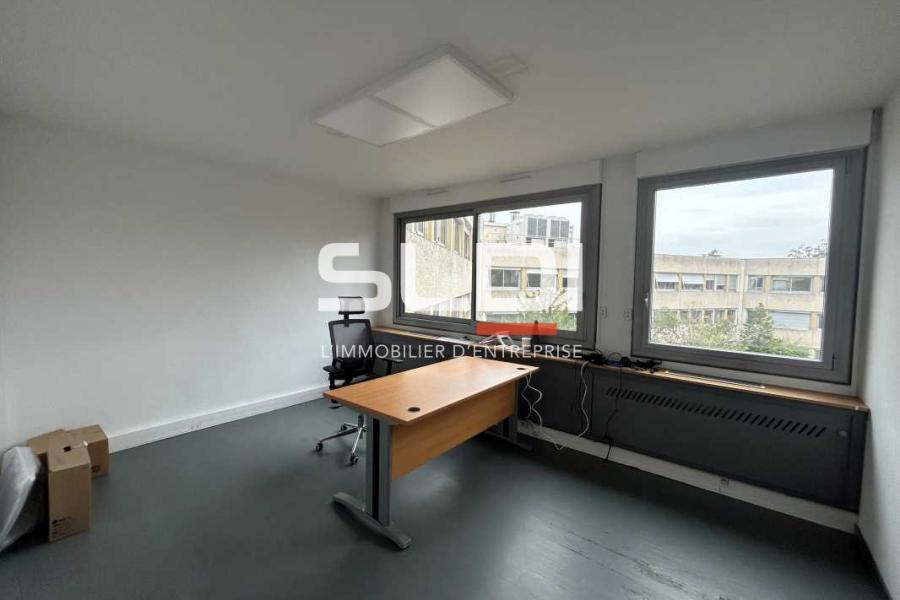 Bureaux A LOUER - TASSIN LA DEMI LUNE - 150 m²