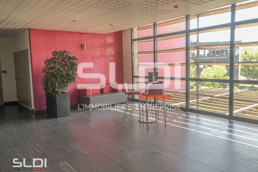 Bureaux A LOUER - SAINT PRIEST - 83 m²