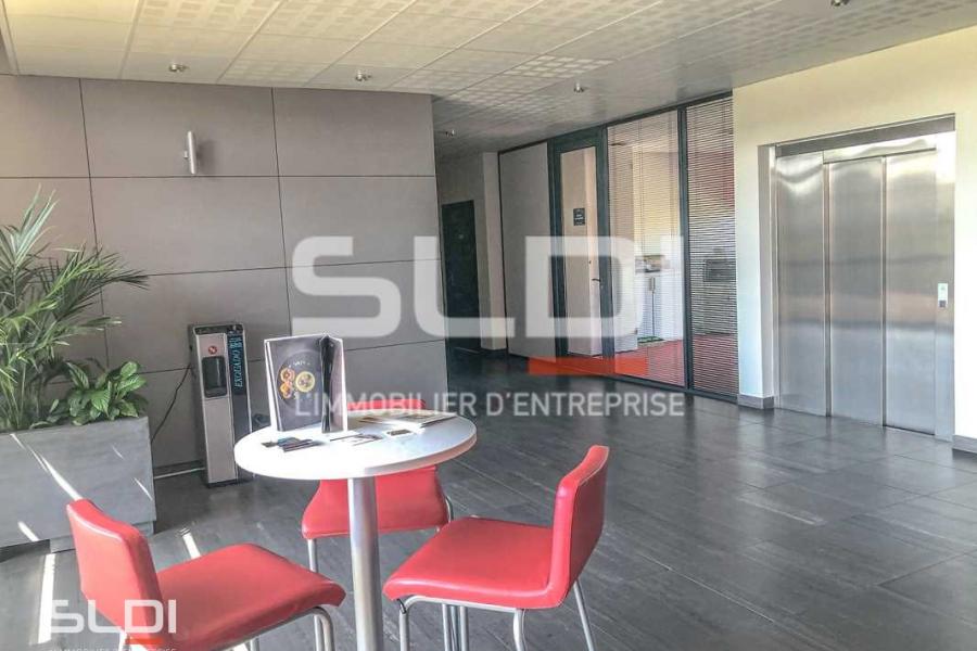 Bureaux A LOUER - SAINT PRIEST - 83 m²