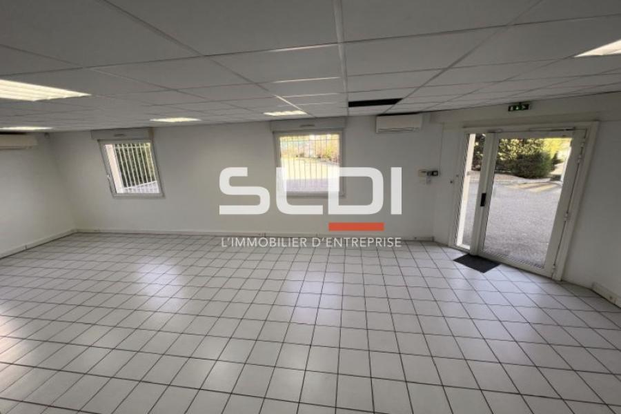Activités A LOUER - VENISSIEUX - 744 m²