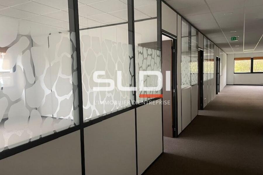 Bureaux A LOUER - SAINT PRIEST - 784 m² Bureaux A LOUER - SAINT PRIEST - 784 m²