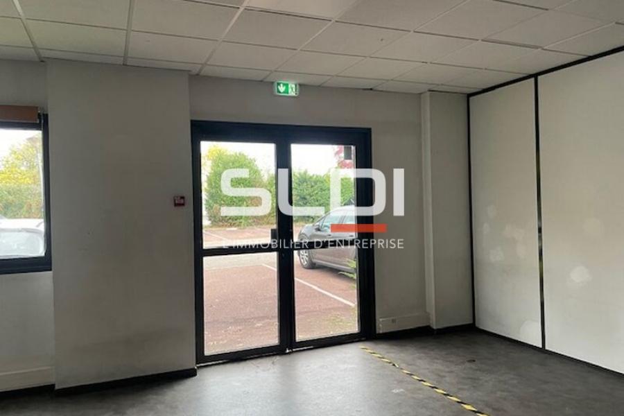 Bureaux A LOUER - SAINT PRIEST - 784 m² Bureaux A LOUER - SAINT PRIEST - 784 m²