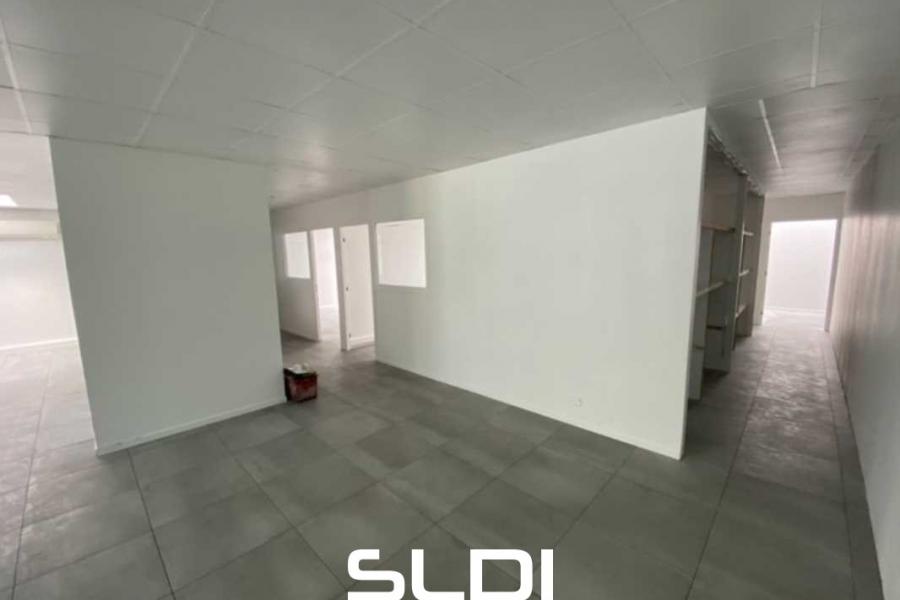 Bureaux A LOUER - VENISSIEUX - 329 m²