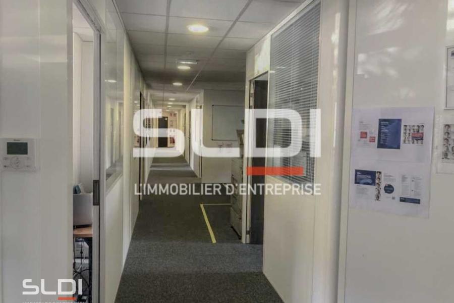 Bureaux A LOUER - BRON - 214 m²