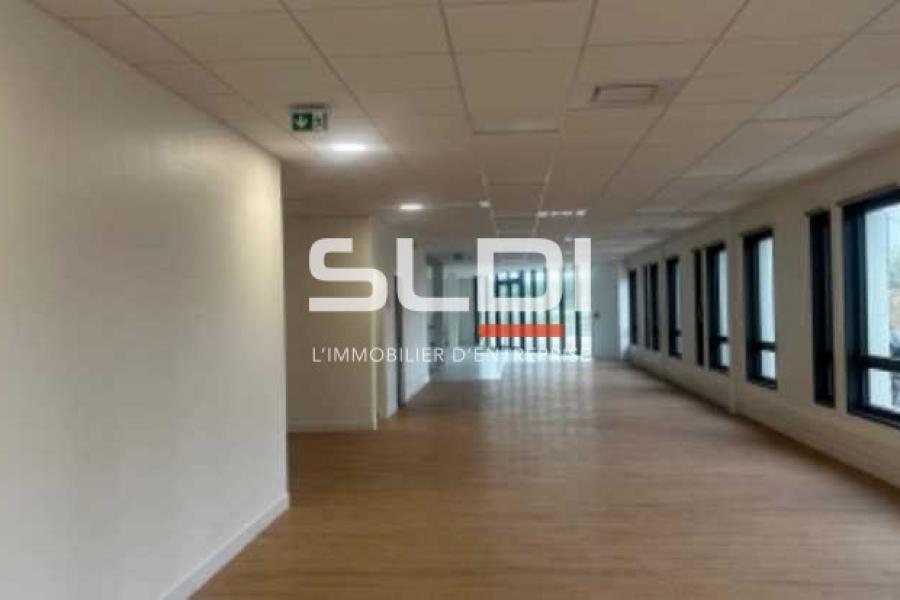 Activités A LOUER - SAINT LAURENT DE MURE - 4 560 m²