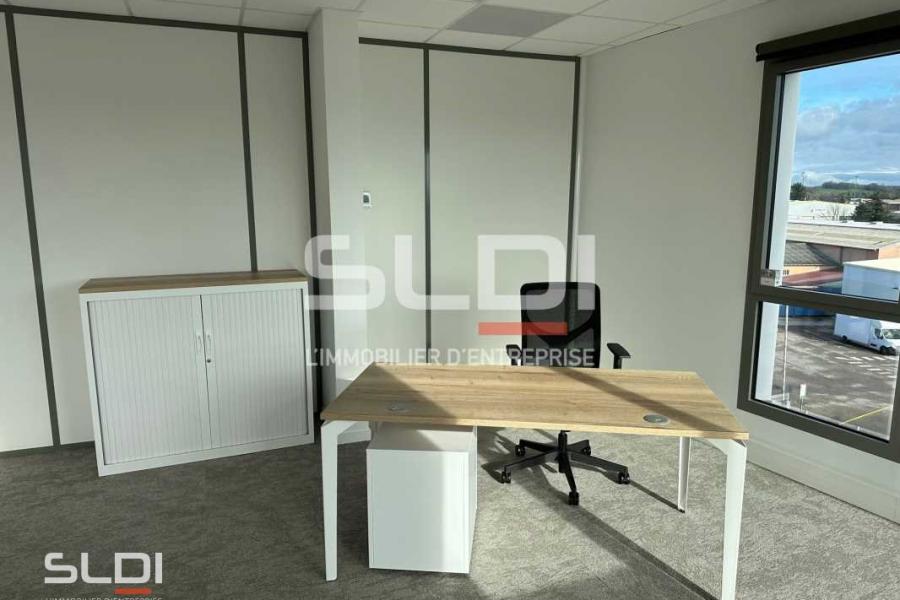 Bureaux A LOUER - CHASSIEU - 51 m²