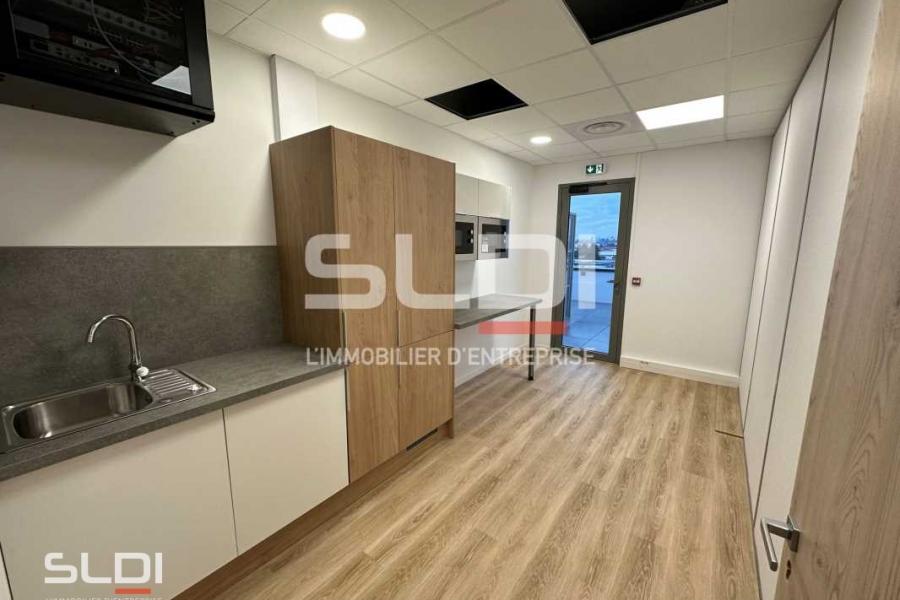 Bureaux A LOUER - CHASSIEU - 51 m²