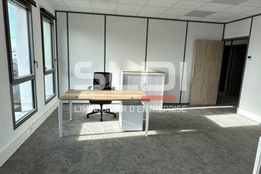 Bureaux A LOUER - CHASSIEU - 51 m²