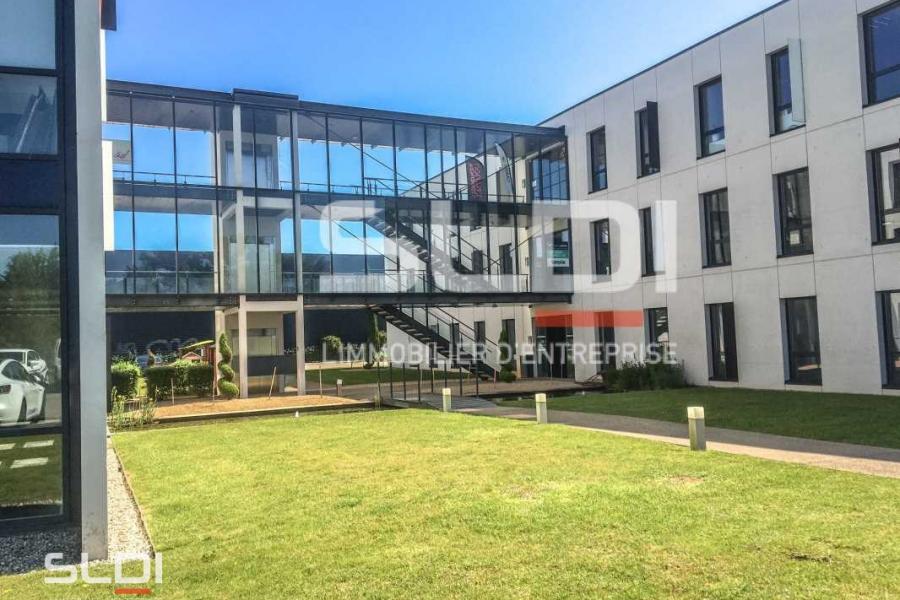 Bureaux A LOUER - SAINT PRIEST - 268 m²