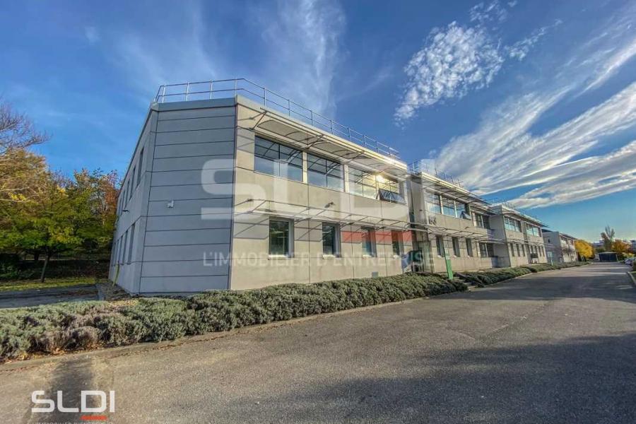 Bureaux A LOUER - SAINT PRIEST - 241 m²