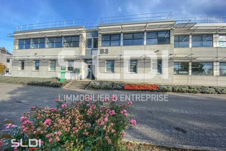 Bureaux A LOUER - SAINT PRIEST - 241 m²