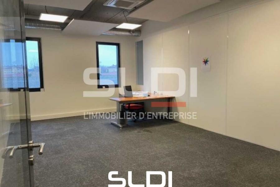 Bureaux A LOUER - RILLIEUX LA PAPE - 158 m²