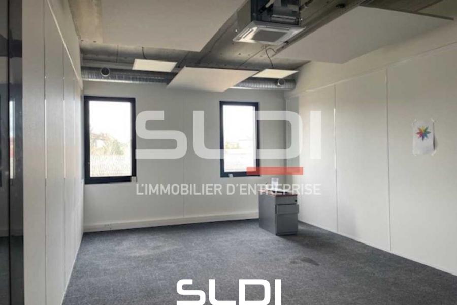 Bureaux A LOUER - RILLIEUX LA PAPE - 158 m²