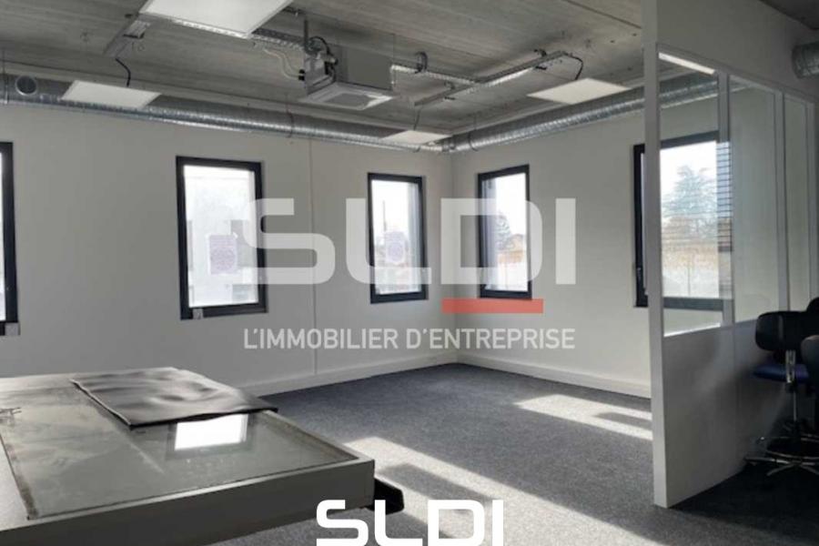 Bureaux A LOUER - RILLIEUX LA PAPE - 158 m²