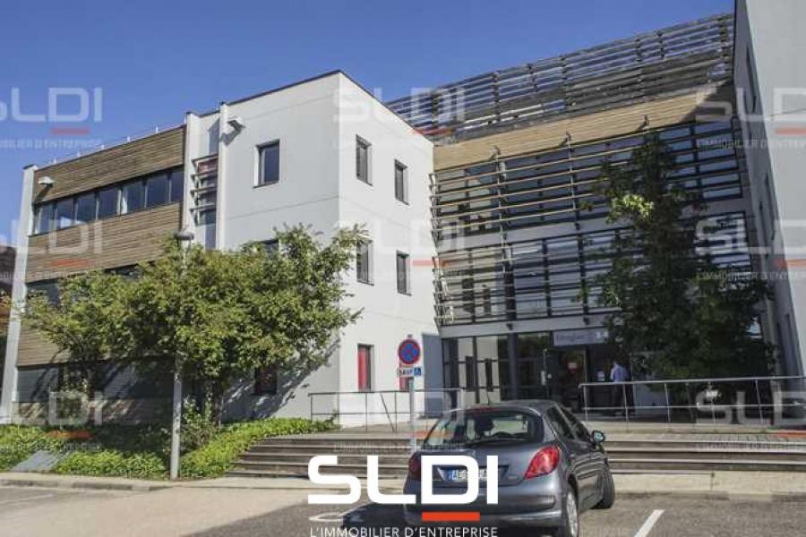 Bureaux A LOUER - SAINT PRIEST - 592 m²