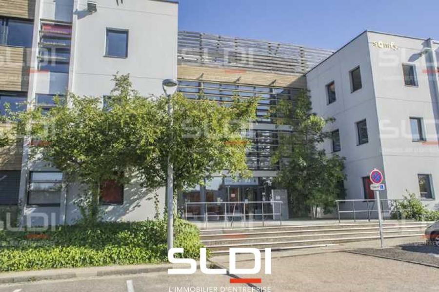 Bureaux A LOUER - SAINT PRIEST - 592 m²