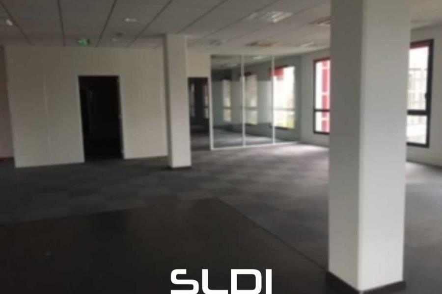 Bureaux A LOUER - SAINT PRIEST - 592 m²