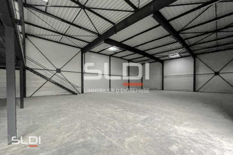 Activités A VENDRE OU A LOUER - FRANS - 538 m²