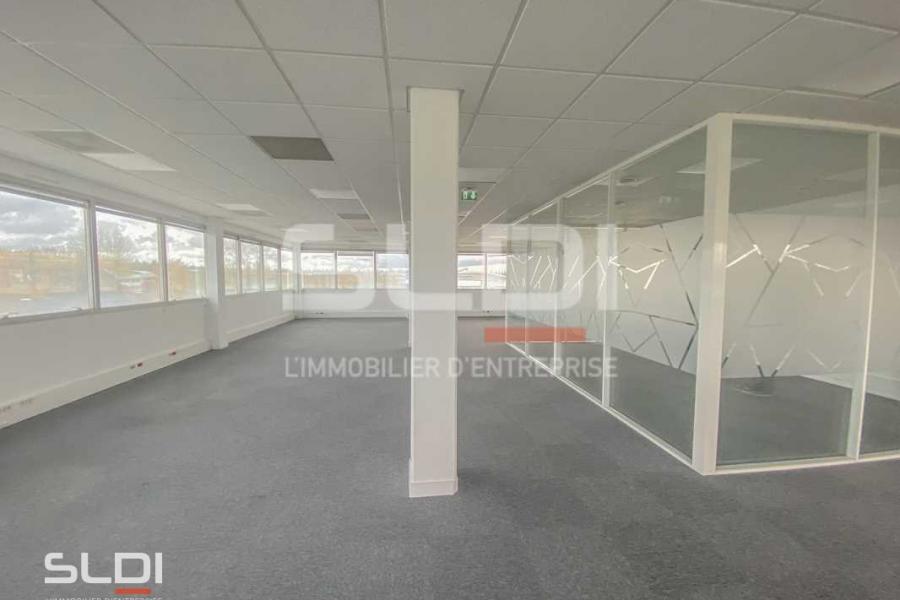 Bureaux A LOUER - SAINT PRIEST - 220 m²