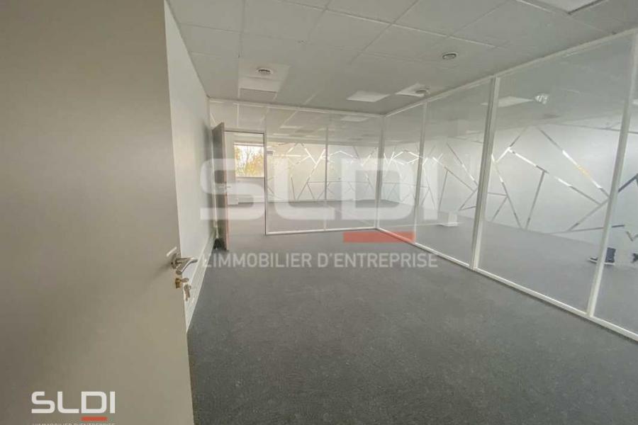 Bureaux A LOUER - SAINT PRIEST - 220 m²