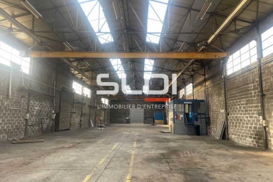 Activités A VENDRE - RILLIEUX LA PAPE - 1 975 m²