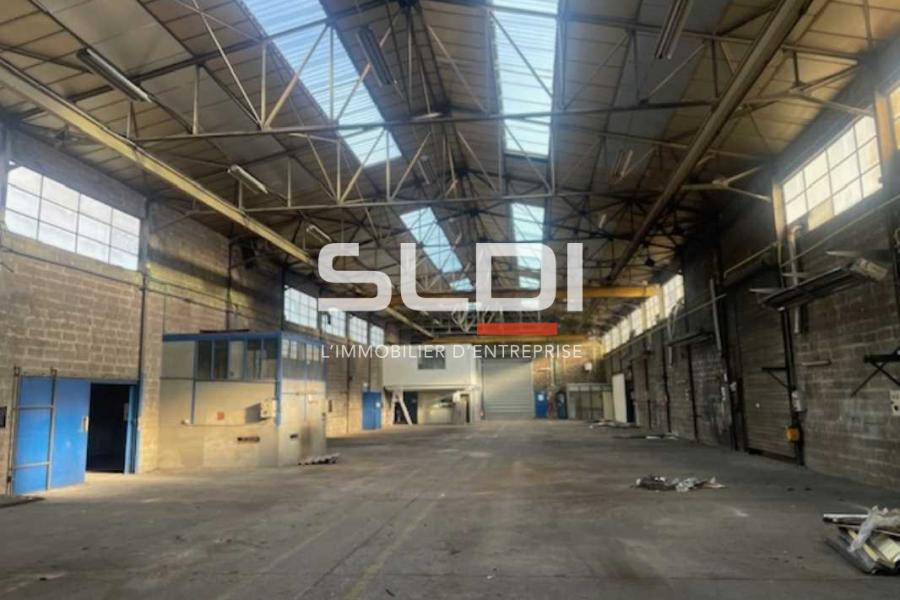 Activités A VENDRE - RILLIEUX LA PAPE - 1 975 m²