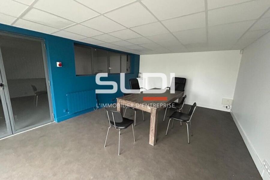 Activités A LOUER - CIVRIEUX D'AZERGUES - 273 m² Activités A LOUER - CIVRIEUX D'AZERGUES - 273 m²