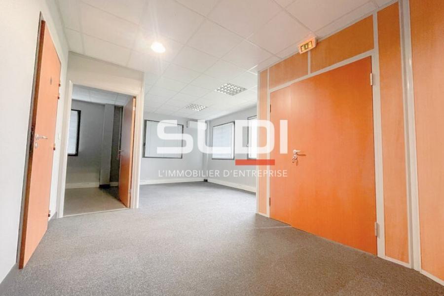 Activités A LOUER - RILLIEUX LA PAPE - 300 m²