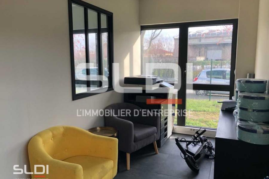 Bureaux A LOUER - VENISSIEUX - 60 m²