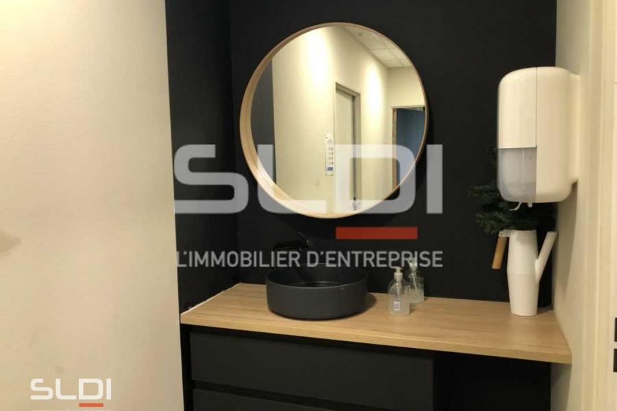 Bureaux A LOUER - VENISSIEUX - 60 m²