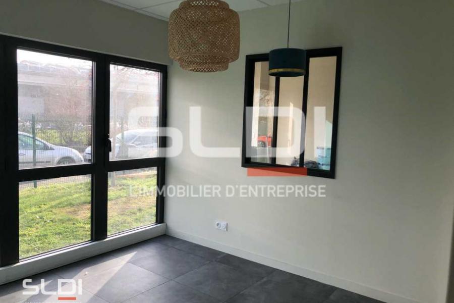 Bureaux A LOUER - VENISSIEUX - 60 m²