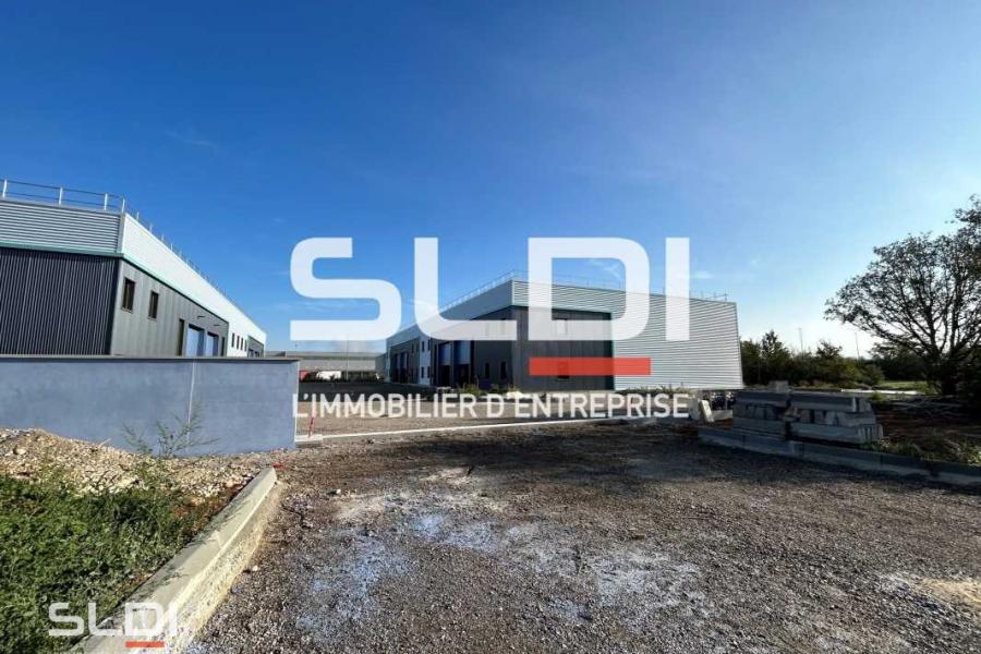 Activités A VENDRE OU A LOUER - SAINT VULBAS - 1 752 m²