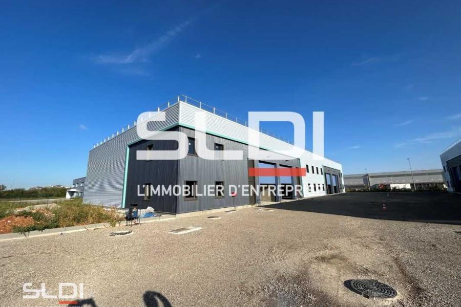 Activités A VENDRE OU A LOUER - SAINT VULBAS - 1 752 m²