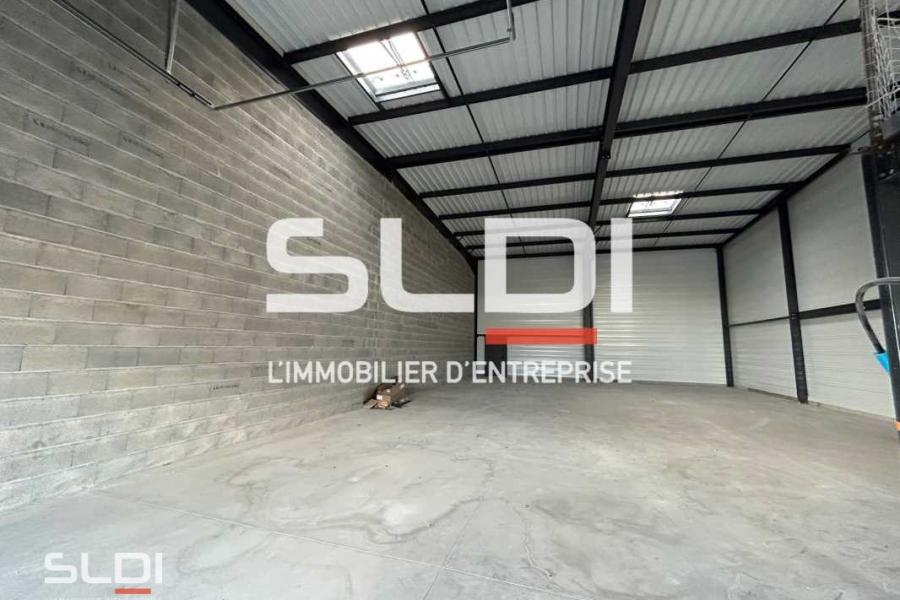 Activités A VENDRE OU A LOUER - SAINT VULBAS - 1 752 m²