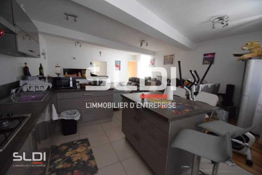 Commerces A VENDRE - VILLIE MORGON - 282 m²