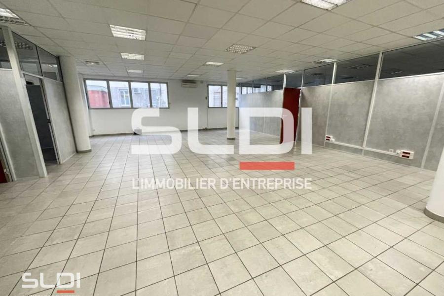 Bureaux A VENDRE OU A LOUER - OULLINS - 650 m²