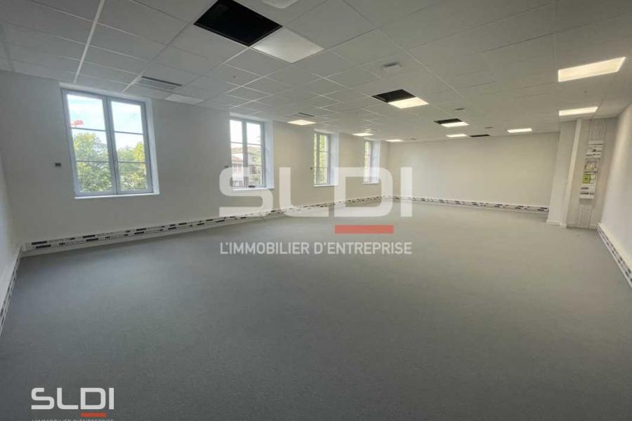 Bureaux A VENDRE - MORNANT - 437 m²