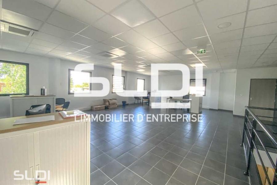 Activités A LOUER - SAINT PRIEST - 328 m²