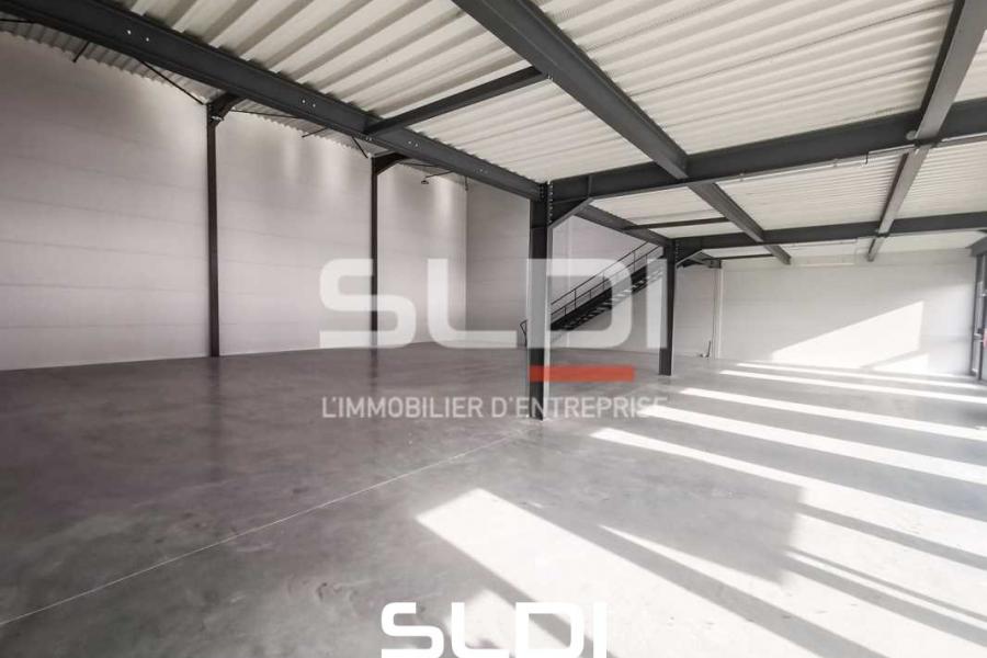 Activités A VENDRE OU A LOUER - VILLEFONTAINE - 443 m²