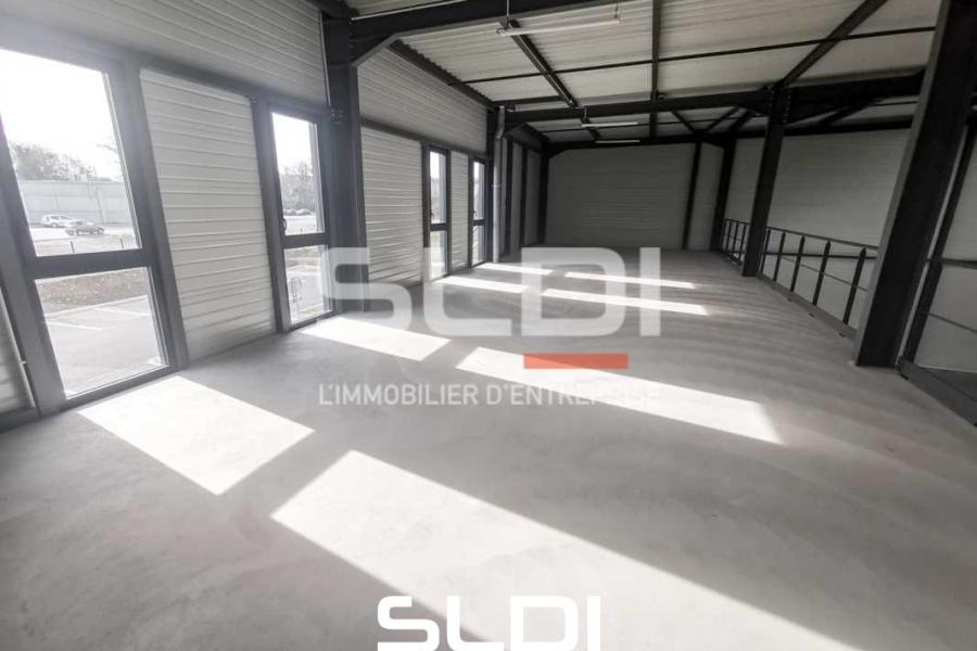 Activités A VENDRE OU A LOUER - VILLEFONTAINE - 443 m²