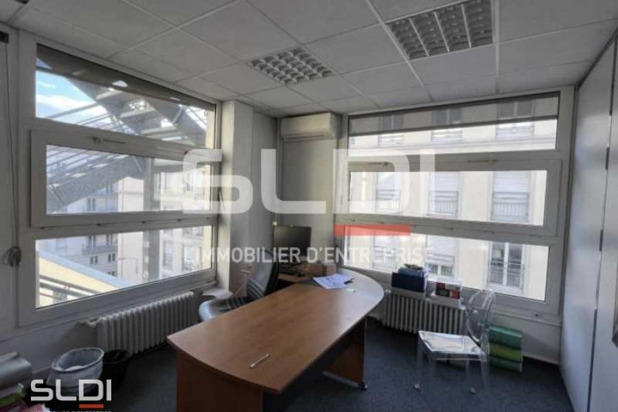 Bureaux A LOUER - LYON - 500 m²