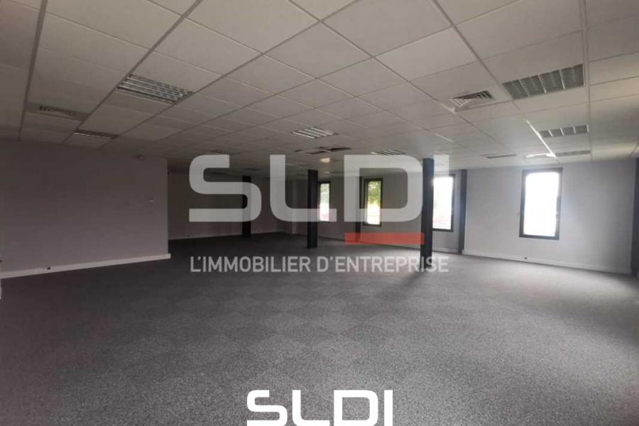 Bureaux A LOUER - VAULX MILIEU - 411 m²