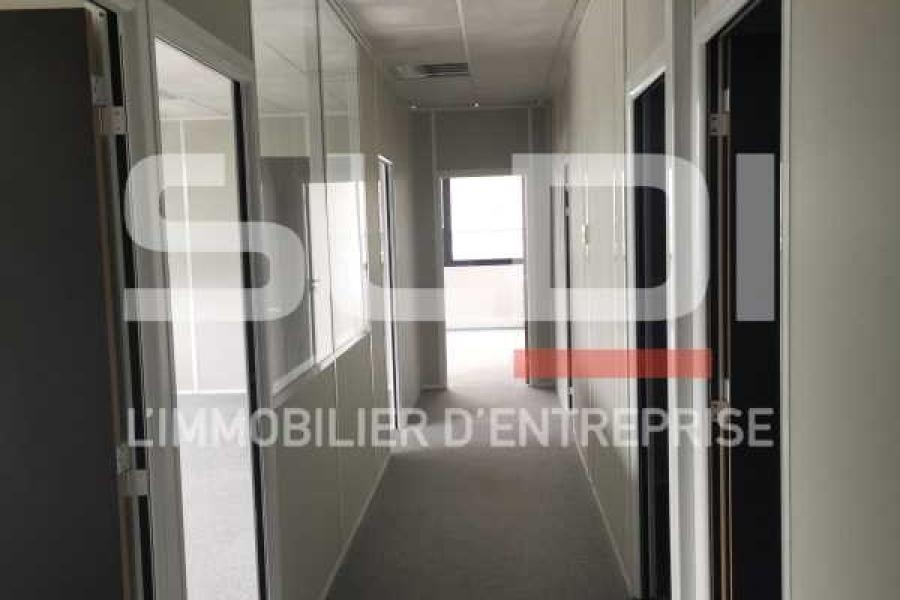 Bureaux A LOUER - VAULX MILIEU - 411 m²