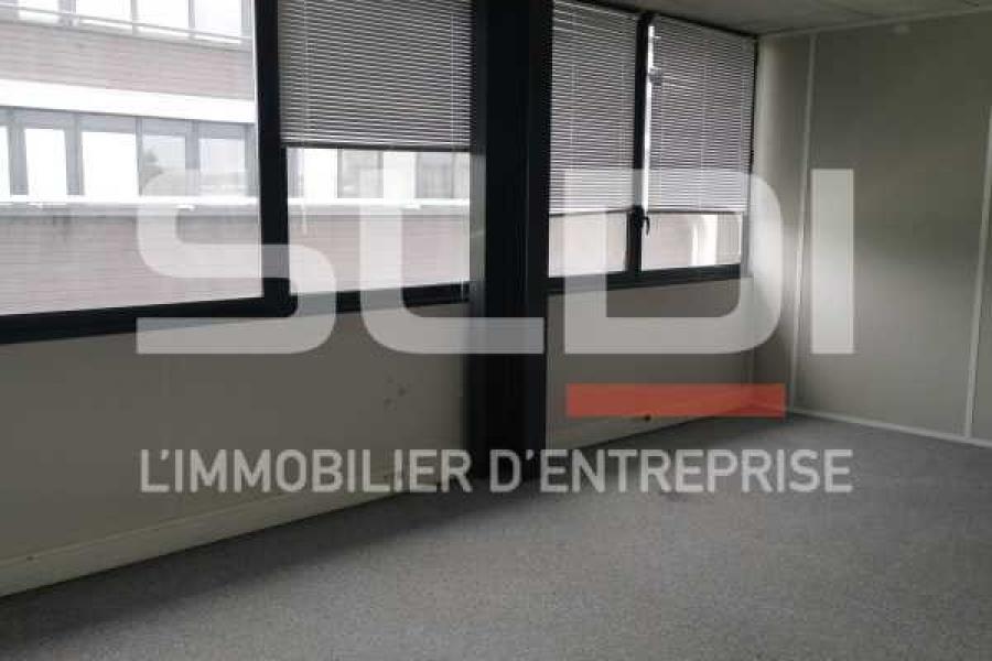 Bureaux A LOUER - VAULX MILIEU - 411 m²