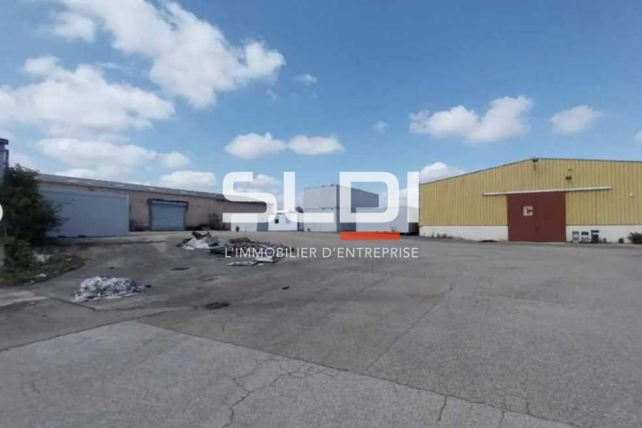 Entrepôts/Messagerie A VENDRE - JONAGE - 3 600 m²