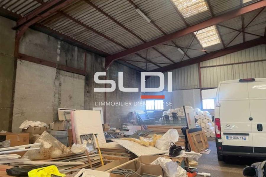 Entrepôts/Messagerie A VENDRE - JONAGE - 3 600 m²