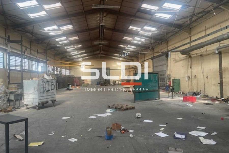 Entrepôts/Messagerie A VENDRE - JONAGE - 3 600 m²