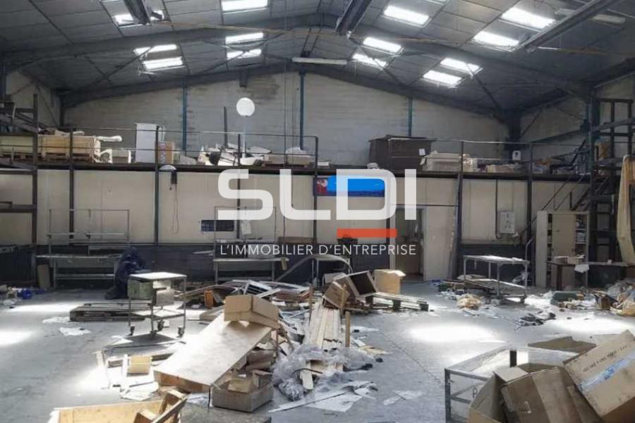 Entrepôts/Messagerie A VENDRE - JONAGE - 3 600 m²