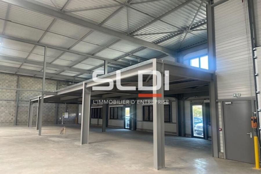Activités A VENDRE - OULLINS-PIERRE-BÉNITE - 2 935 m²